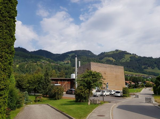 ReGaWatt-Vergaseranlage für Waldholz-Hackschnitzel in Puidoux, Val-de-Charmey, Kanton Freiburg/Schweiz, Bildquelle: ReGaWvatt GmbH